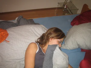 13-sexy-gf-shows-her-nipples