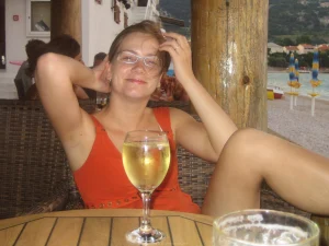 22-sexy-gf-shows-her-nipples