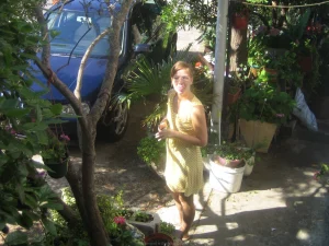 27-sexy-gf-shows-her-nipples