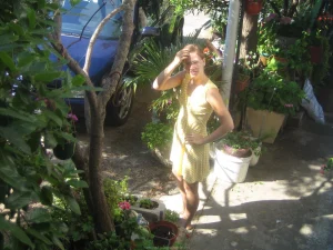 28-sexy-gf-shows-her-nipples