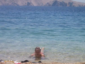 33-sexy-gf-shows-her-nipples