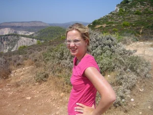 54-sexy-gf-shows-her-nipples