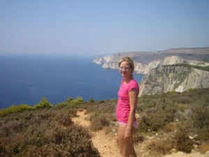 55-sexy-gf-shows-her-nipples