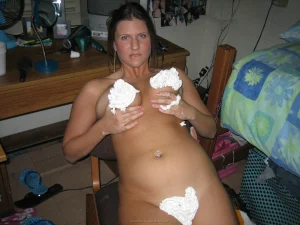 43-sexy-girls-show-their-boobs-and-asses