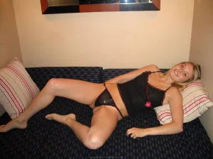 22-sexy-shaved-pussy-gf