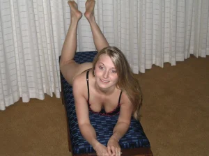 32-sexy-shaved-pussy-gf