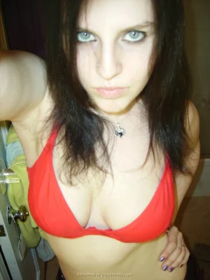 13-she-loves-herself-photographed