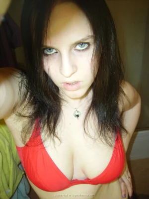 14-she-loves-herself-photographed