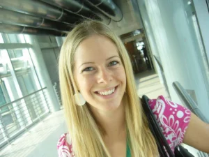 01-skinny-blonde-shows-herself