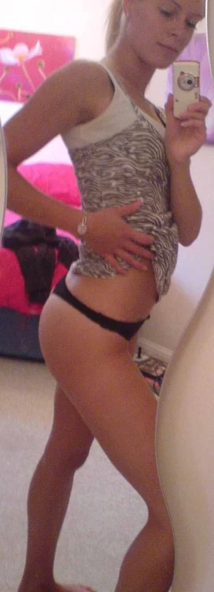 53-skinny-blonde-shows-herself