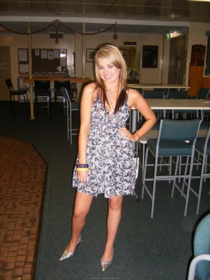 17-sweet-brunette-in-bath