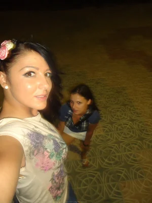 08-sweet-gf-making-photos-of-herself