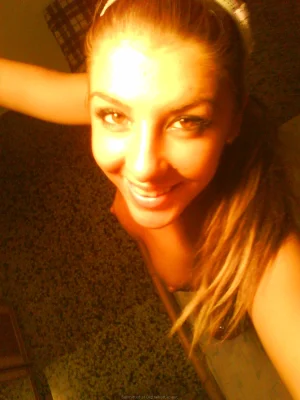 30-sweet-gf-making-photos-of-herself