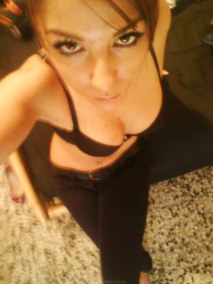 44-sweet-gf-making-photos-of-herself