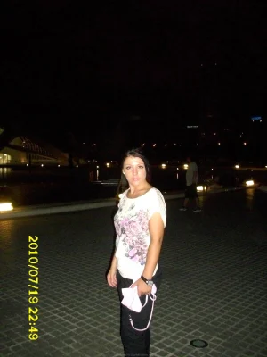 50-sweet-gf-making-photos-of-herself