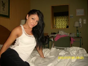 51-sweet-gf-making-photos-of-herself