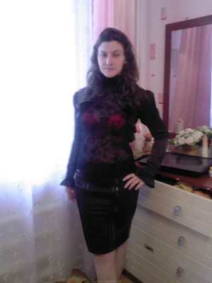 09-sweet-gf-shows-herself