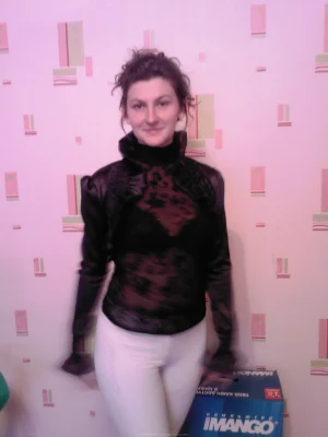 10-sweet-gf-shows-herself