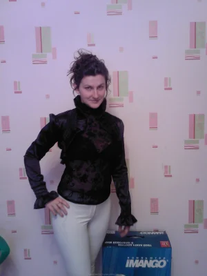 11-sweet-gf-shows-herself