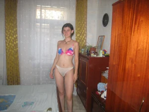 74-sweet-gf-shows-herself