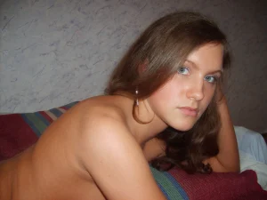 35-sweet-nude-lovely-girlfriend