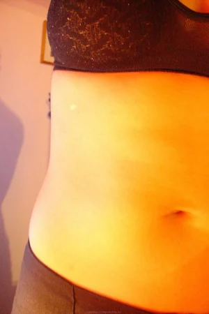 07-teen-loves-doing-self-shots