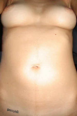 11-teen-loves-doing-self-shots