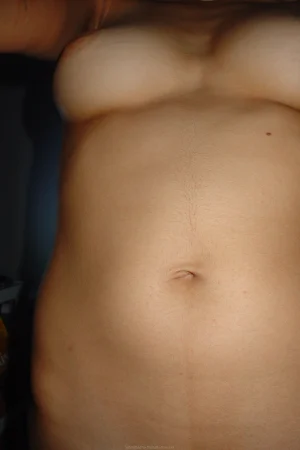 14-teen-loves-doing-self-shots