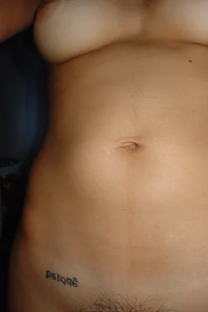 15-teen-loves-doing-self-shots