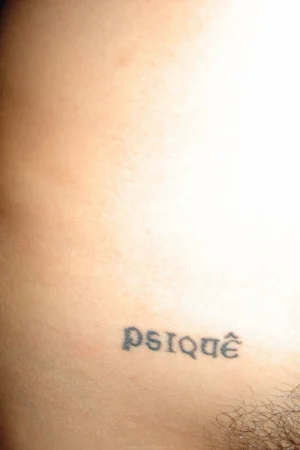 16-teen-loves-doing-self-shots