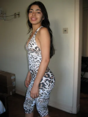 34-tiny-tits-girl-shows-her-pussy