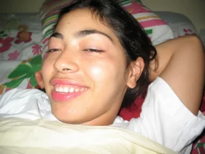 49-tiny-tits-girl-shows-her-pussy