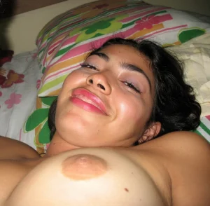 55-tiny-tits-girl-shows-her-pussy