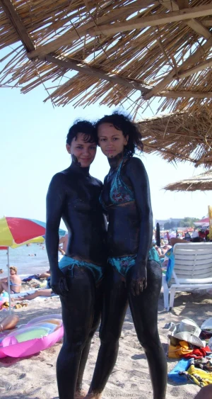 14-topless-babe-on-the-sand-beach