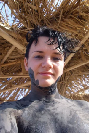 19-topless-babe-on-the-sand-beach