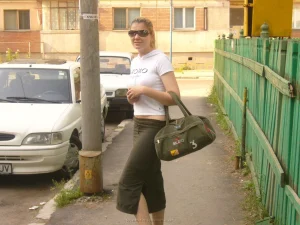 43-topless-babe-on-the-sand-beach