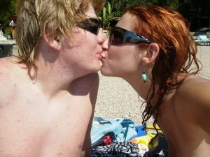 05-topless-gfs-show-themselves