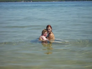 07-topless-gfs-show-themselves