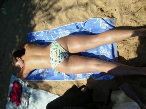 09-topless-gfs-show-themselves