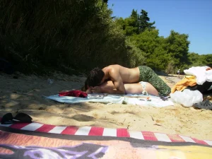 10-topless-gfs-show-themselves