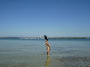 28-topless-gfs-show-themselves