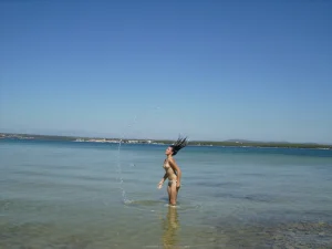 29-topless-gfs-show-themselves