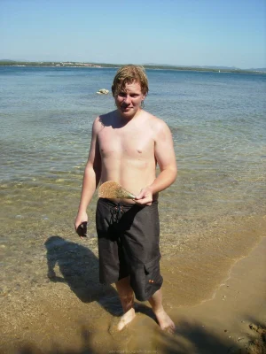 34-topless-gfs-show-themselves