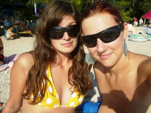 36-topless-gfs-show-themselves