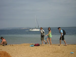 37-topless-gfs-show-themselves