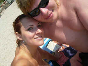 39-topless-gfs-show-themselves