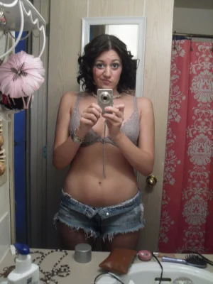 20-wonderful-chick-dont-hide-anything