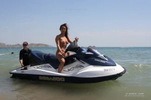 Gf adores water scooter